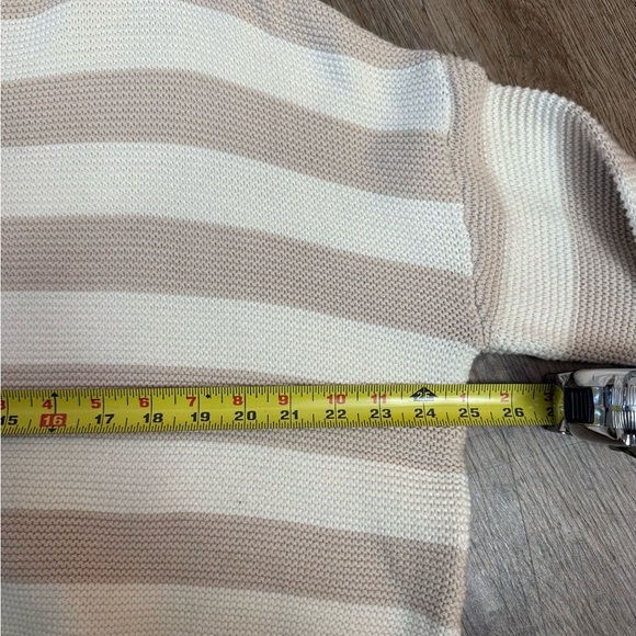 Moon & Madison • Oversized Striped Knit Semi Cropped Sweater - Picture 4 of 10